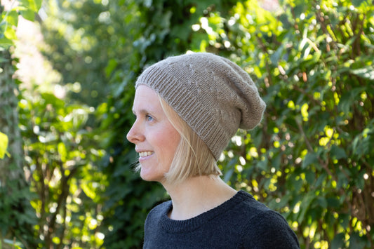 Beigefarbene Longbeanie