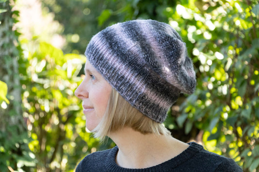 Anthrazit-lila-melierte Beanie